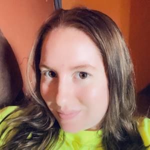 Meet your Posher, Adrienne